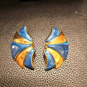 Vintage blue and gold tone earrings.